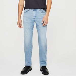 AG The Graduate Tailored Leg Light Wash Jeans 32 x 34